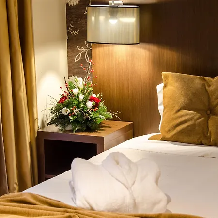 두아스 나송이스 2* 리스본