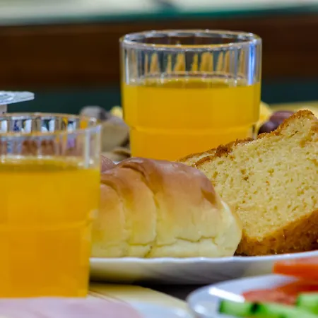 호텔 두아스 나송이스 2*